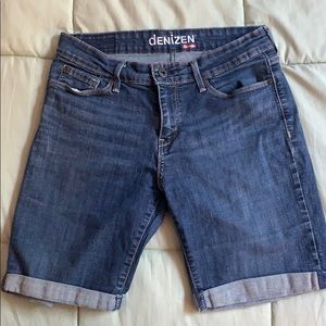 Denizen jean shorts. Levis. Cuffed